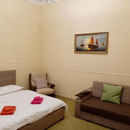 Regrand Apartment On Svobody 22 利沃夫 外观 照片